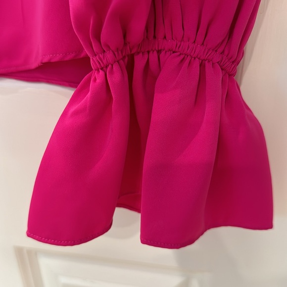 NWT Aqua pink Vneck blouse. Elastic ruffle cuffs Small - Picture 4 of 6